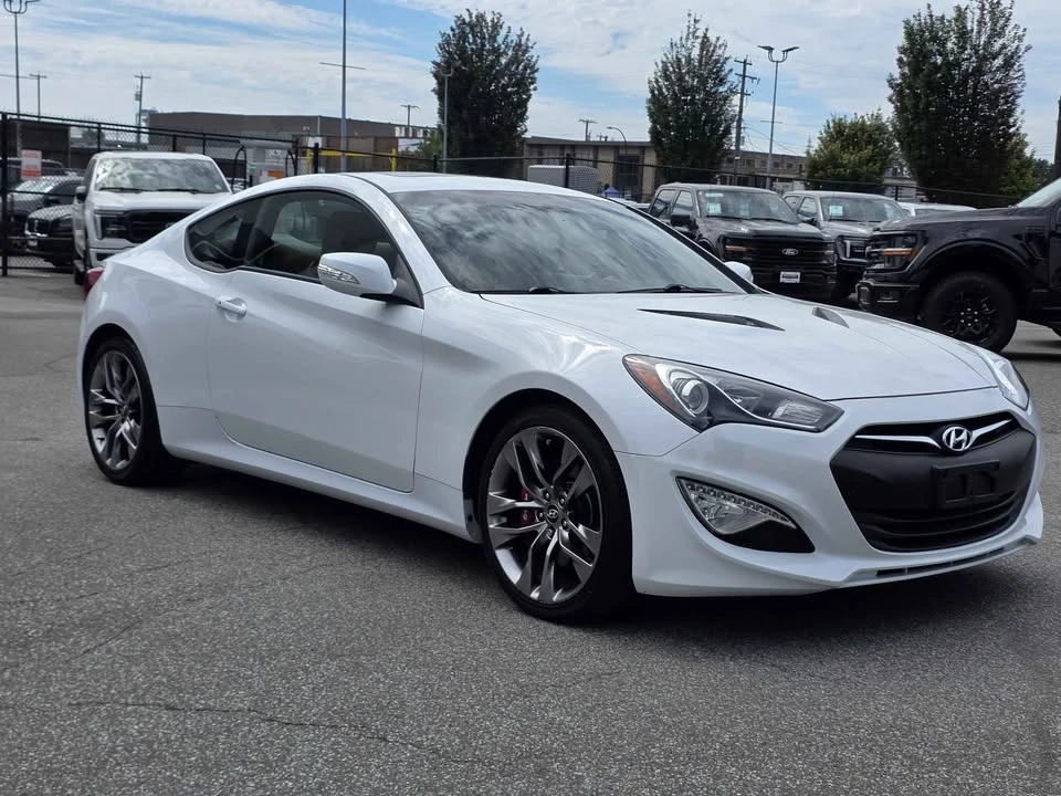 2015 Hyundai Genesis Coupe - Image 3 of 8