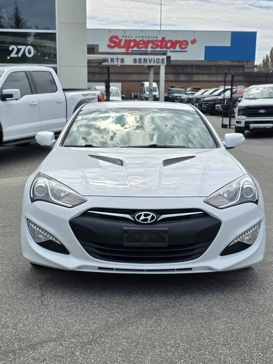 2015 Hyundai Genesis Coupe - Image 2 of 8