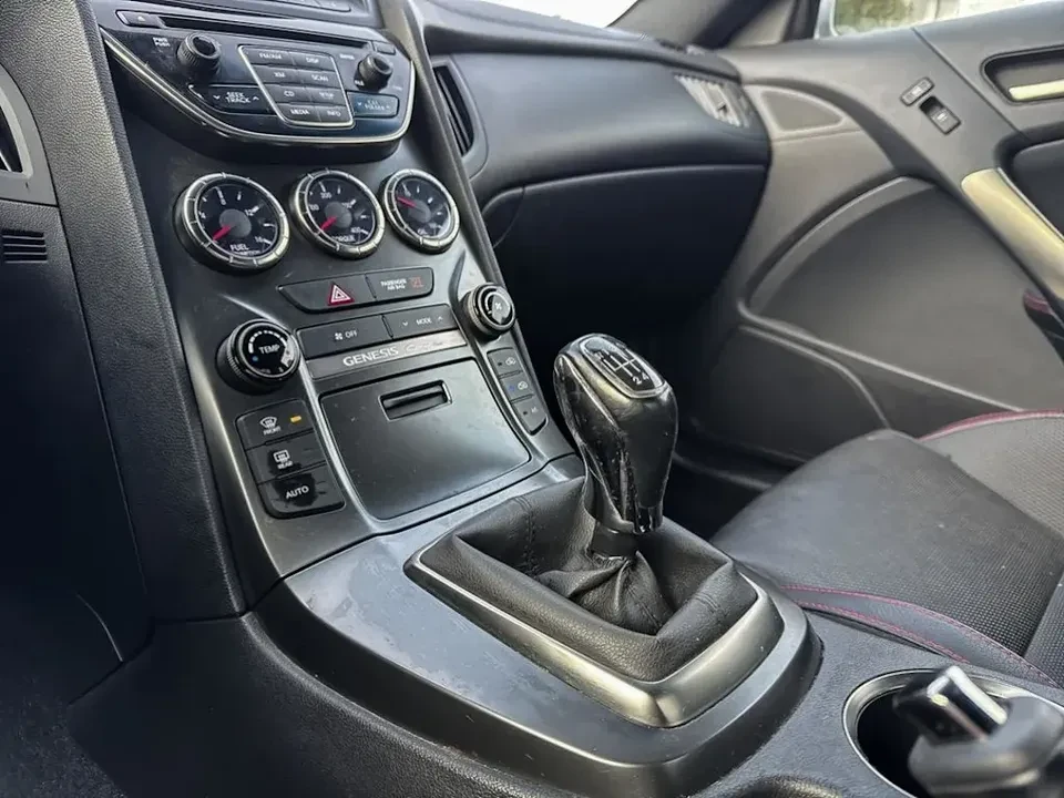 2015 Hyundai Genesis Coupe - Image 7 of 8