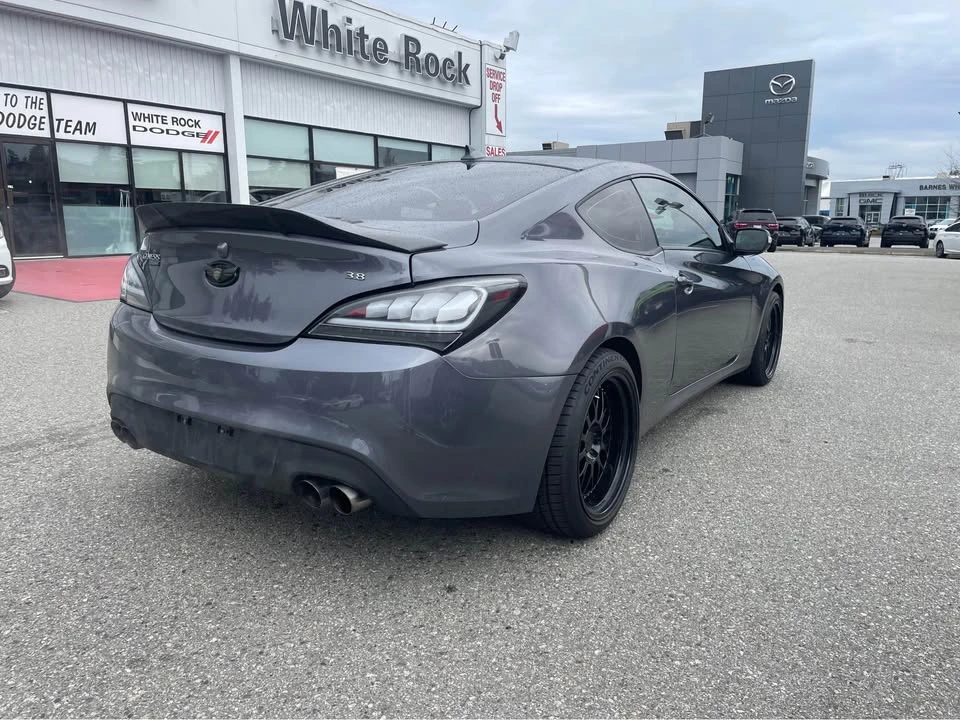 2015 Hyundai Genesis Coupe - Image 2 of 20