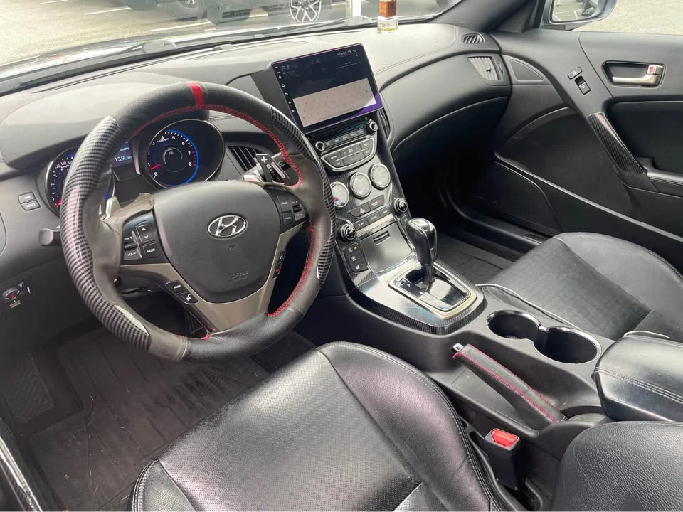 2015 Hyundai Genesis Coupe - Image 17 of 20