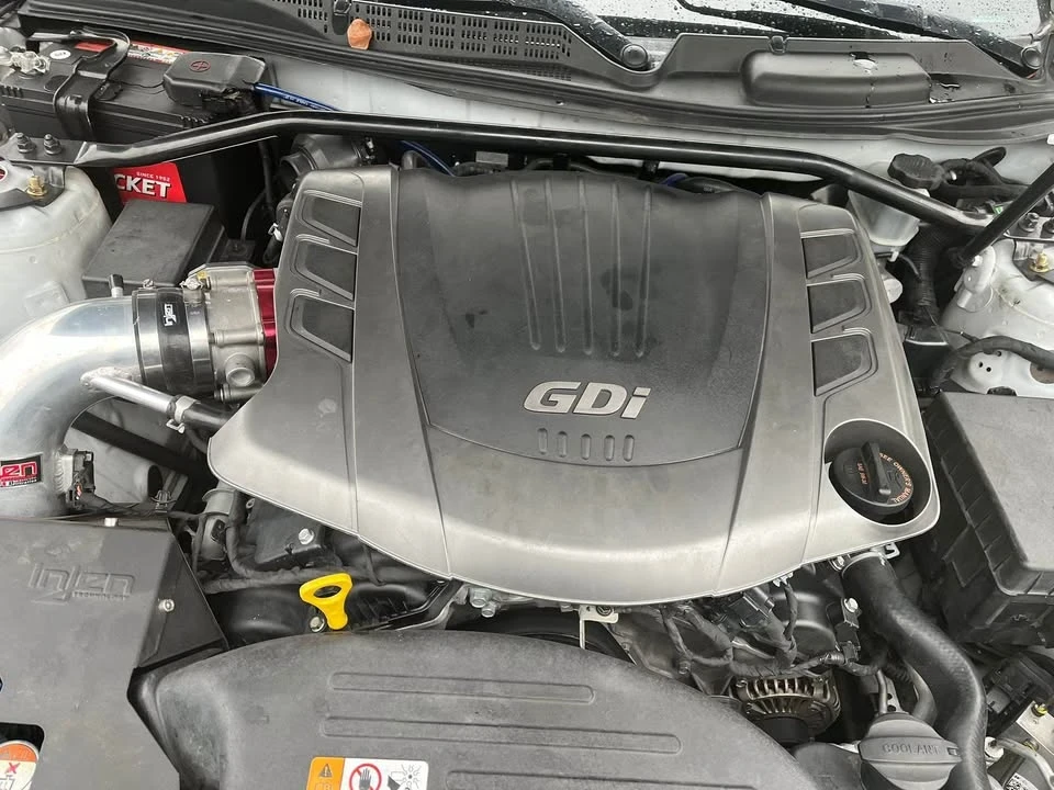 2015 Hyundai Genesis Coupe - Image 8 of 10