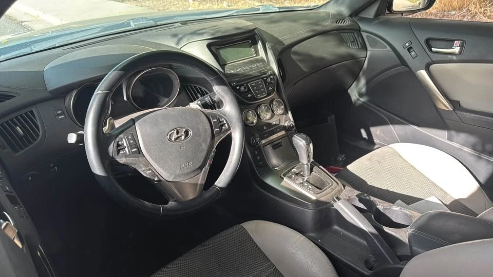 2015 Hyundai Genesis Coupe - Image 5 of 8
