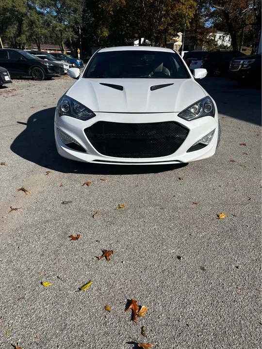 2015 Hyundai Genesis Coupe - Image 2 of 11