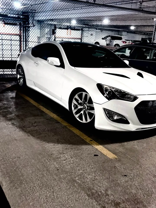 2015 Hyundai Genesis Coupe - Image 4 of 7