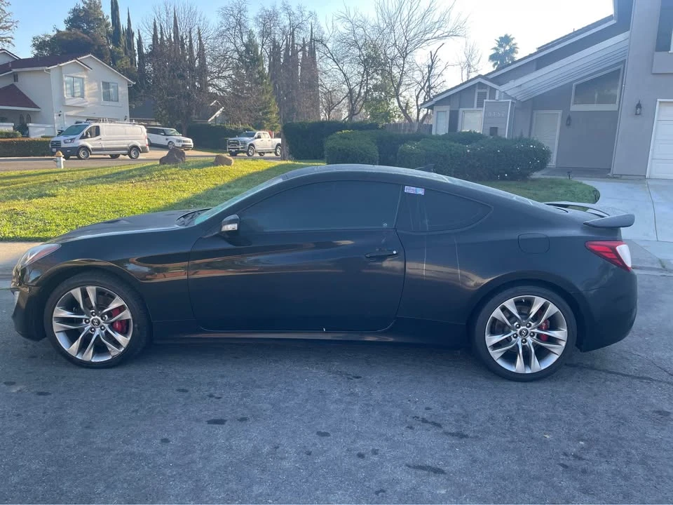 2015 Hyundai Genesis Coupe - Image 2 of 11