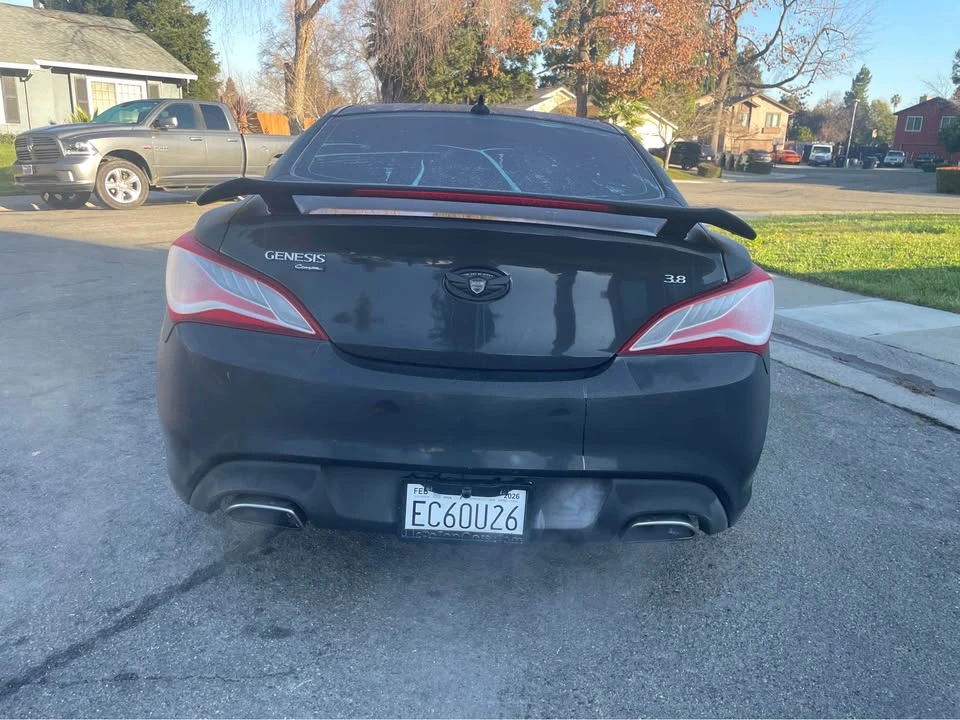 2015 Hyundai Genesis Coupe - Image 9 of 11