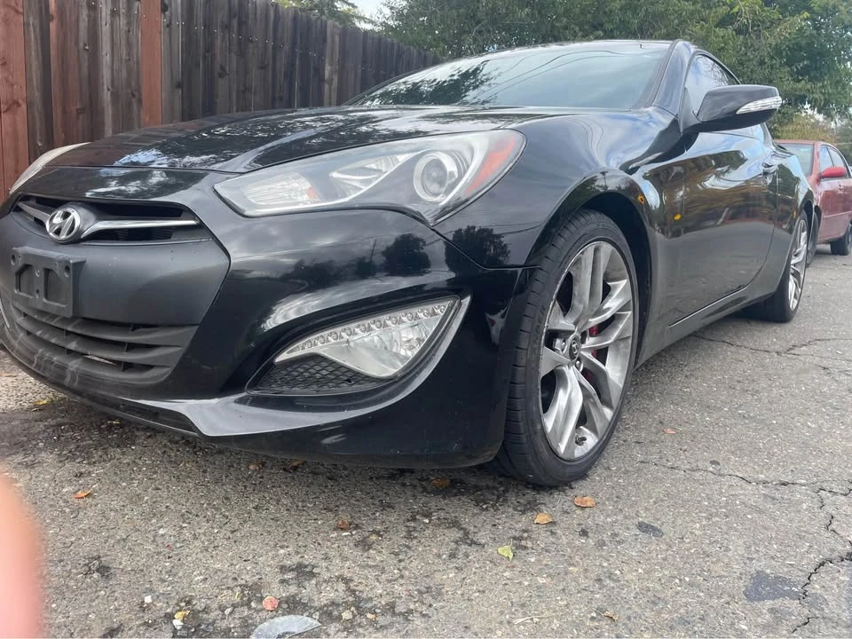 2015 Hyundai Genesis Coupe - Image 10 of 11