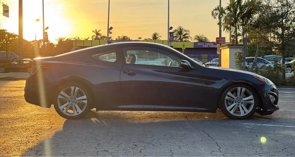 2015 Hyundai Genesis Coupe - Image 3 of 11