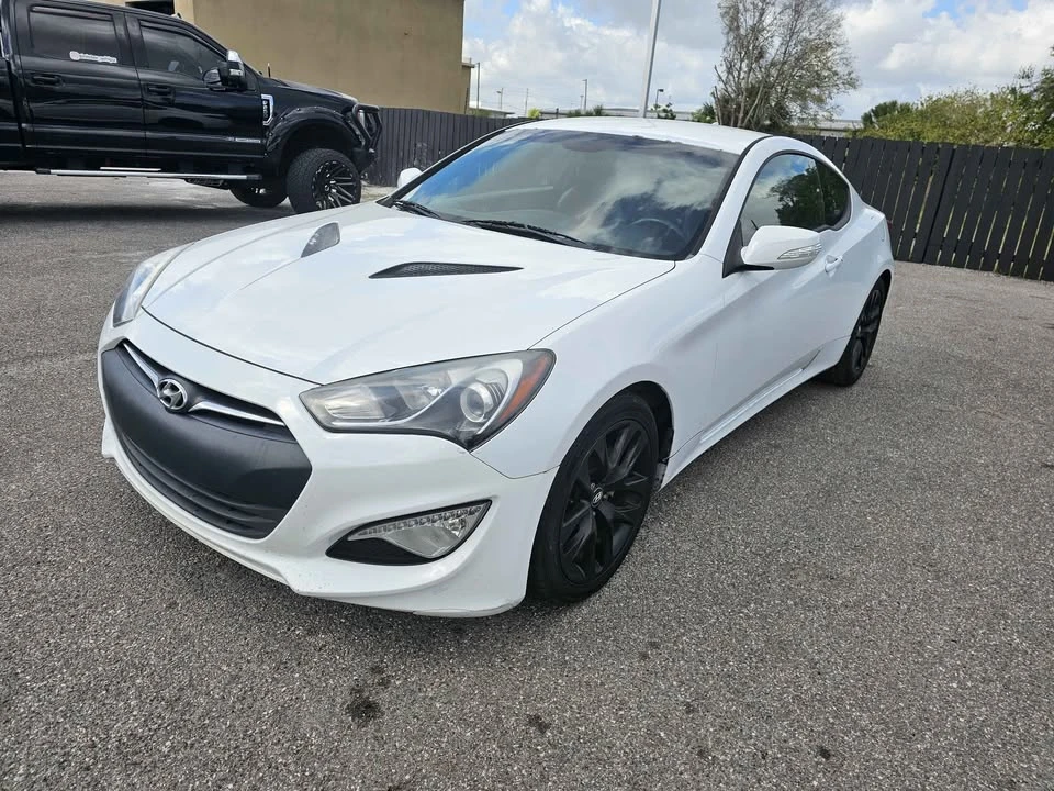 2015 Hyundai Genesis Coupe - Image 2 of 8