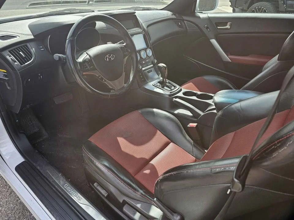 2015 Hyundai Genesis Coupe - Image 6 of 8