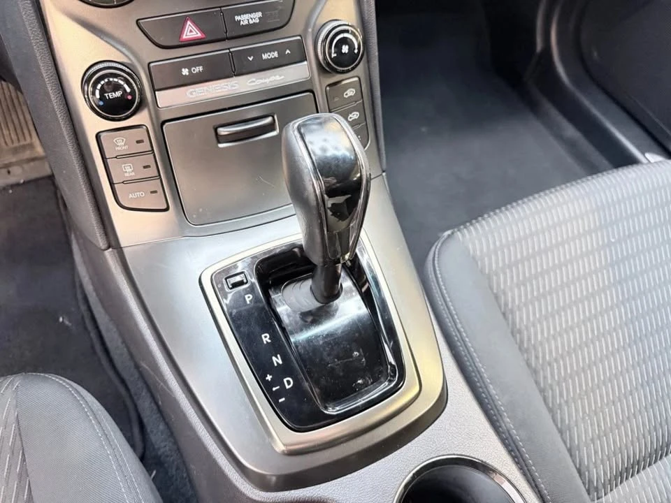 2015 Hyundai Genesis Coupe - Image 17 of 20