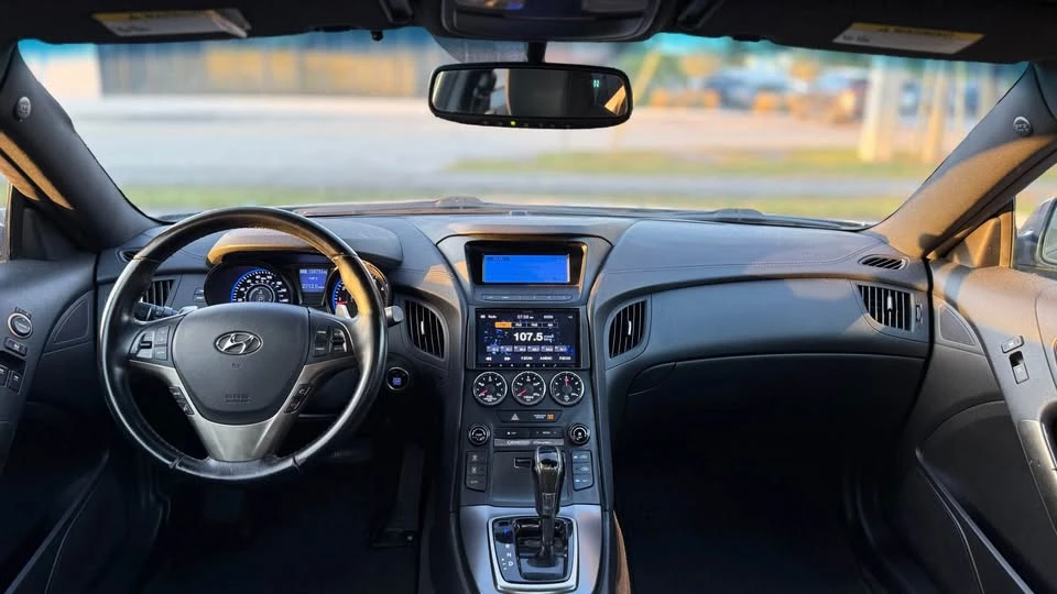 2015 Hyundai Genesis Coupe - Image 11 of 15