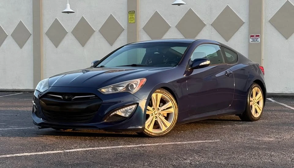 2015 Hyundai Genesis Coupe - Image 2 of 15