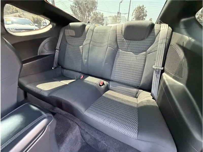 2015 Hyundai Genesis Coupe - Image 18 of 19
