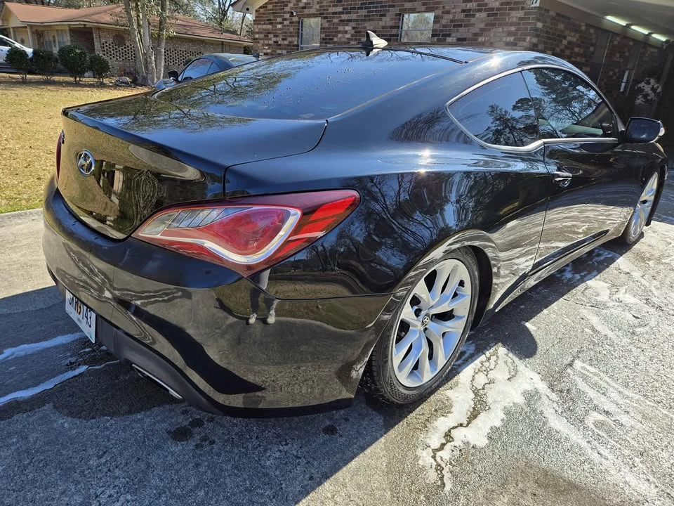 2015 Hyundai Genesis Coupe - Image 9 of 10