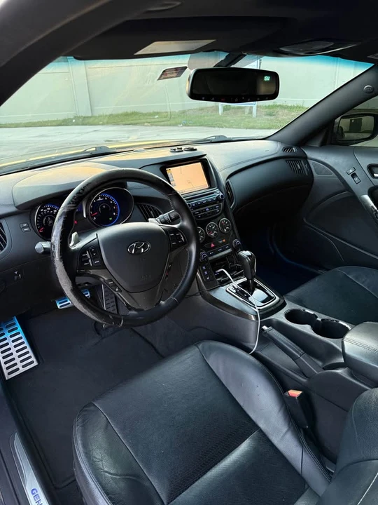 2015 Hyundai Genesis Coupe - Image 12 of 15