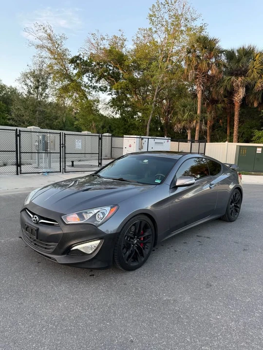 2015 Hyundai Genesis Coupe - Image 2 of 15