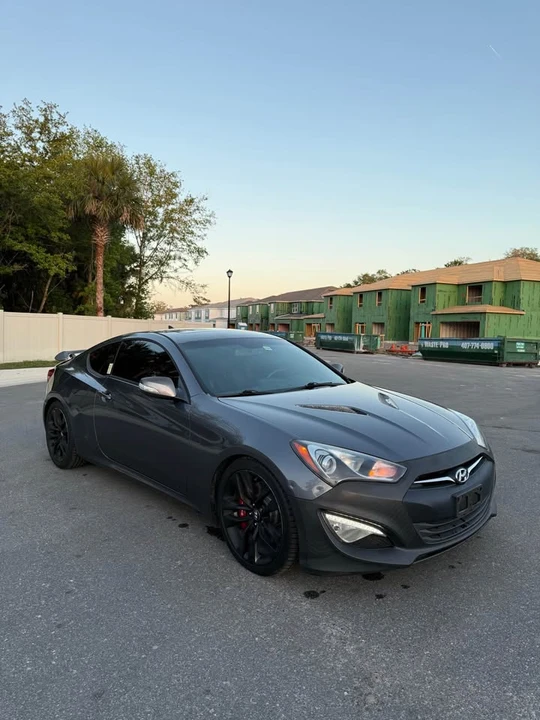 2015 Hyundai Genesis Coupe - Image 10 of 15