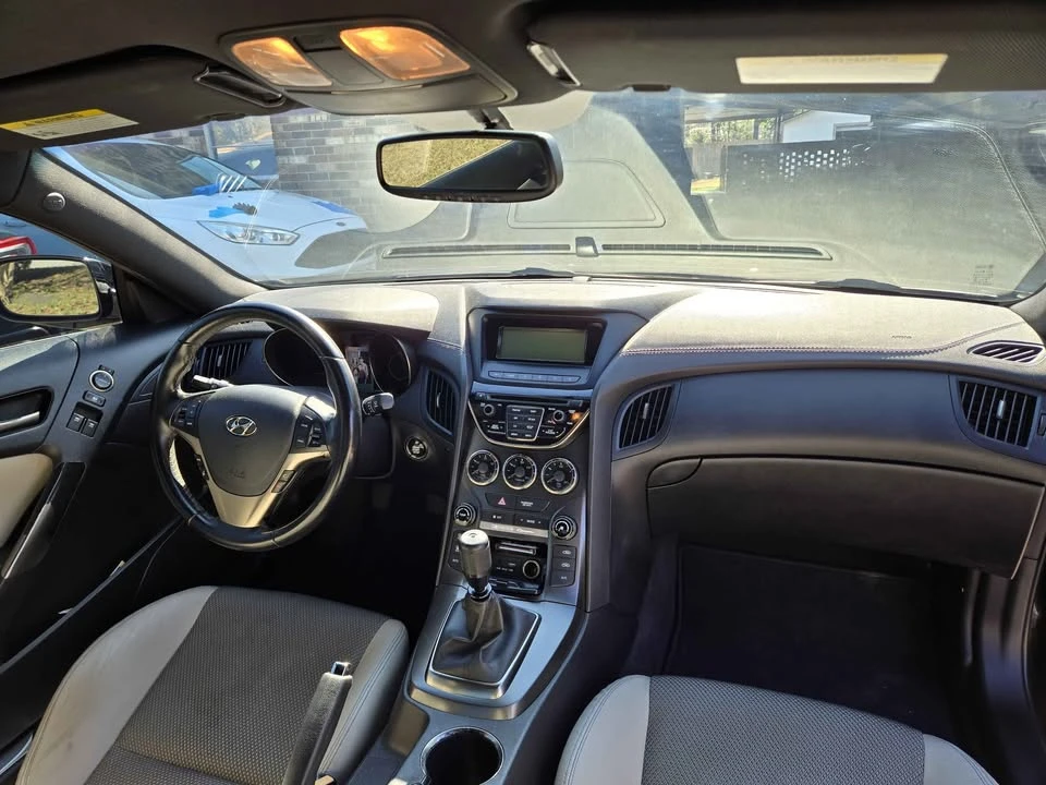 2015 Hyundai Genesis Coupe - Image 4 of 10