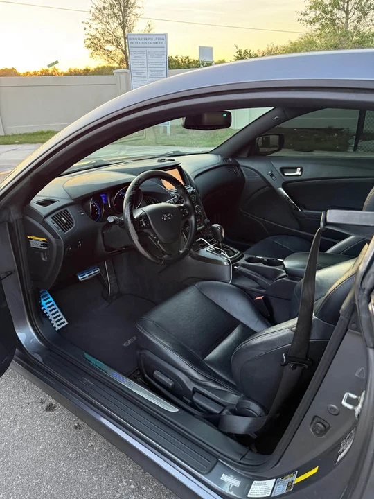 2015 Hyundai Genesis Coupe - Image 11 of 15