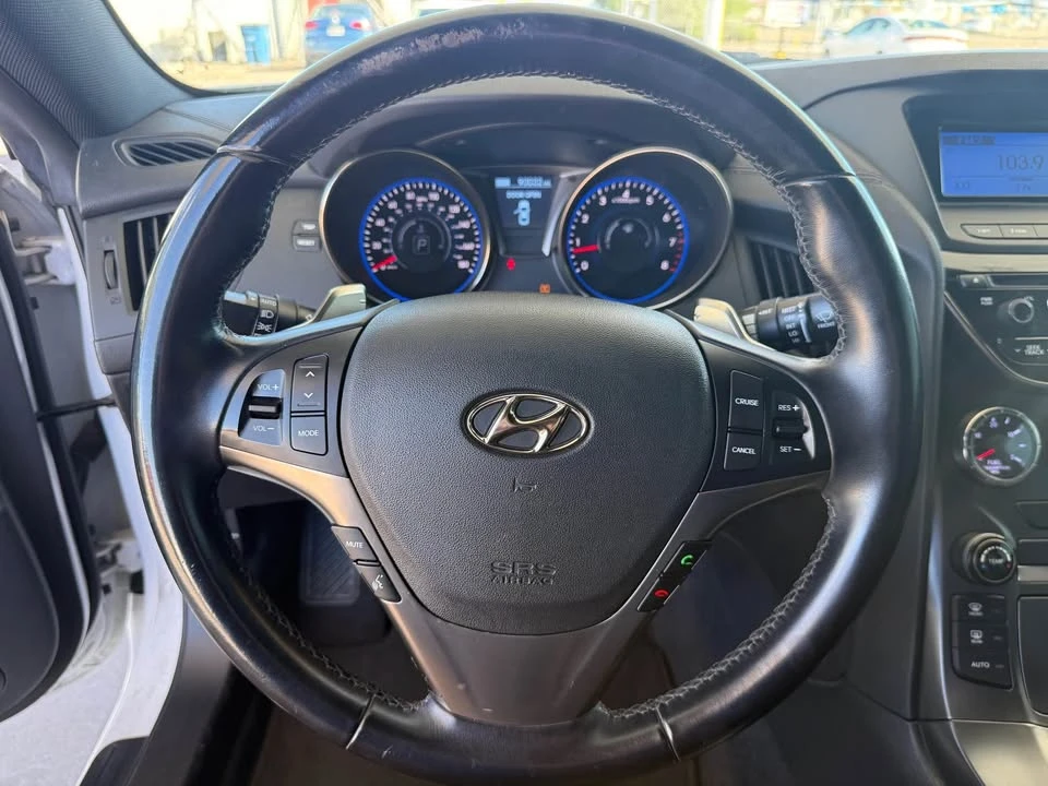 2015 Hyundai Genesis Coupe - Image 10 of 14