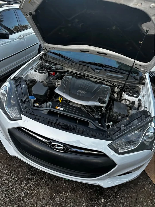 2015 Hyundai Genesis Coupe - Image 6 of 8