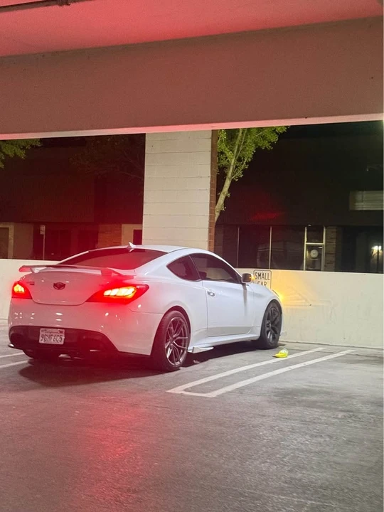 2015 Hyundai Genesis Coupe - Image 6 of 8