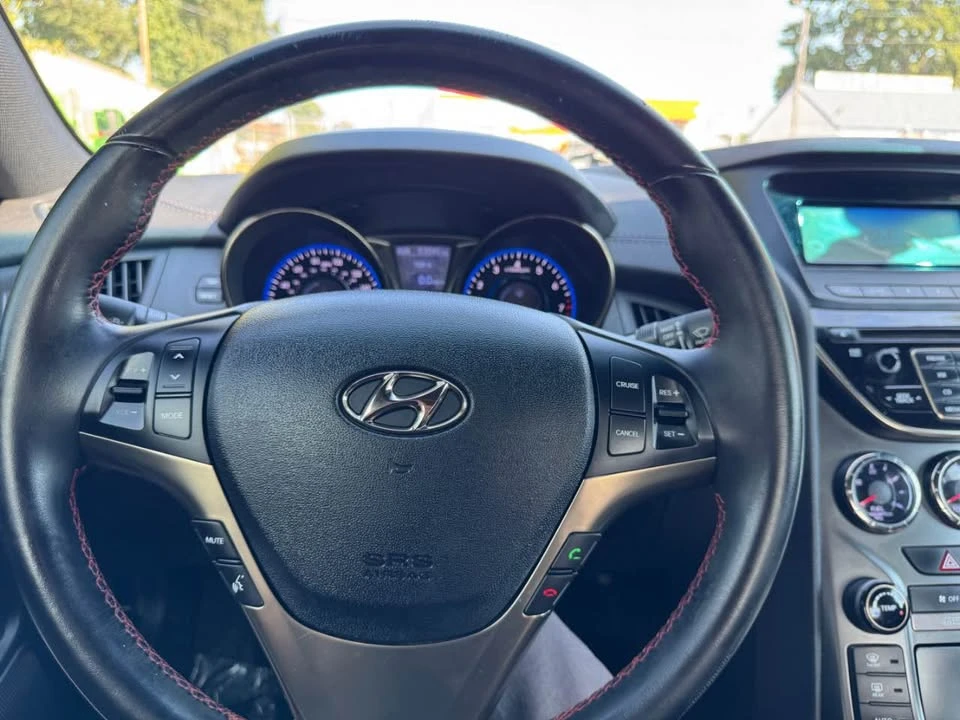2015 Hyundai Genesis Coupe - Image 17 of 20