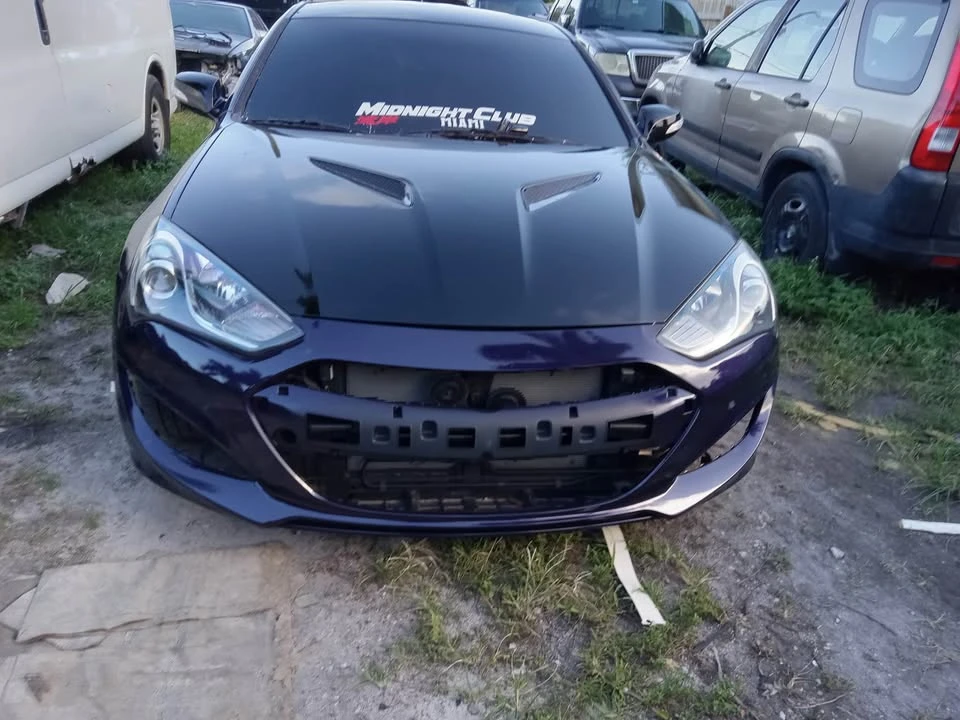 2015 Hyundai Genesis Coupe - Image 11 of 12