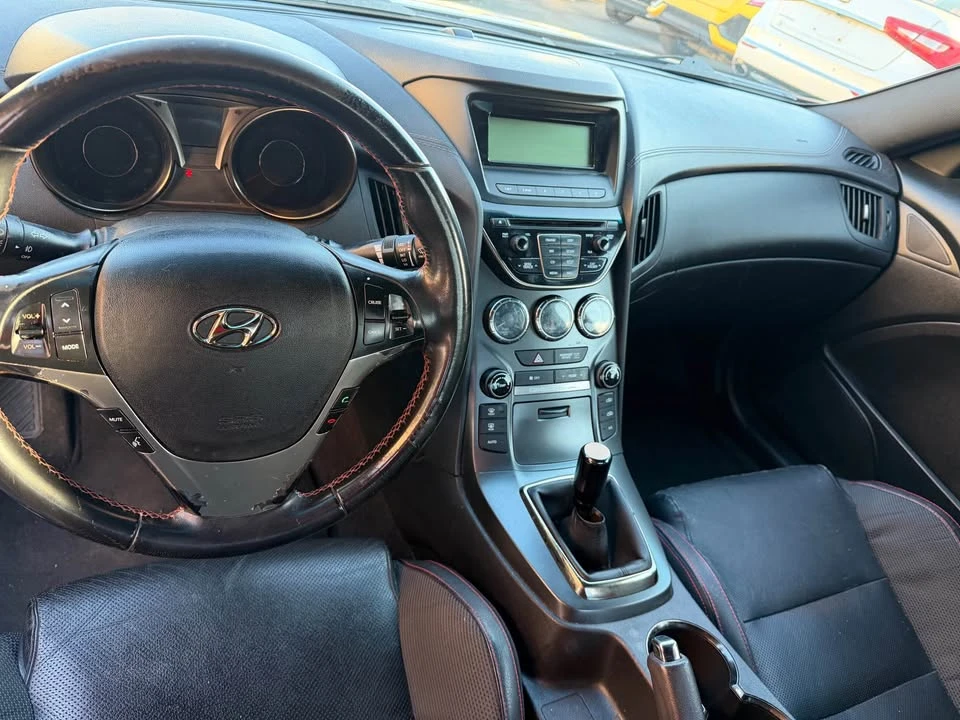 2015 Hyundai Genesis Coupe - Image 8 of 11