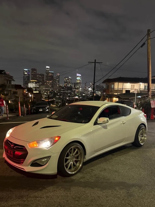 2015 Hyundai Genesis Coupe - Image 3 of 4