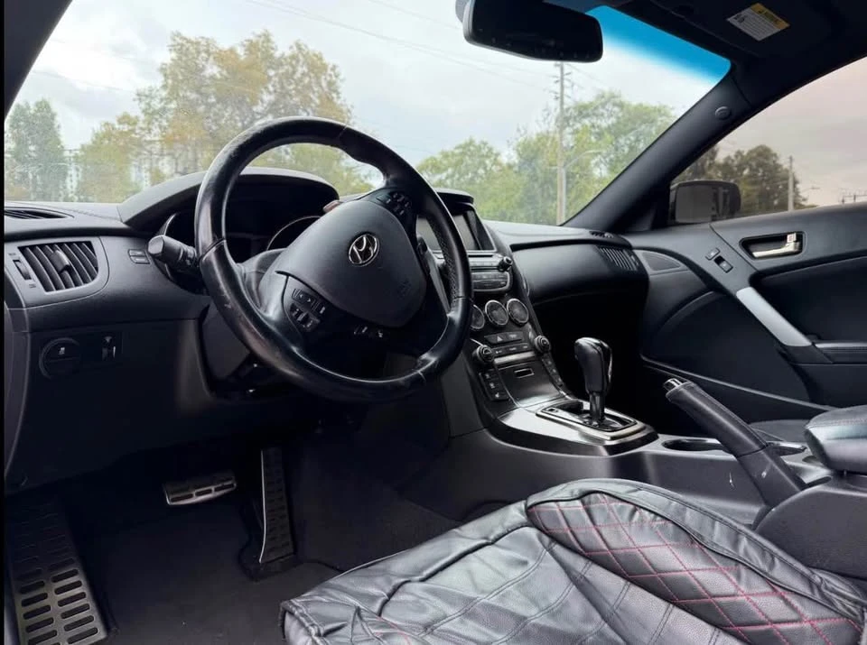 2015 Hyundai Genesis Coupe - Image 10 of 11