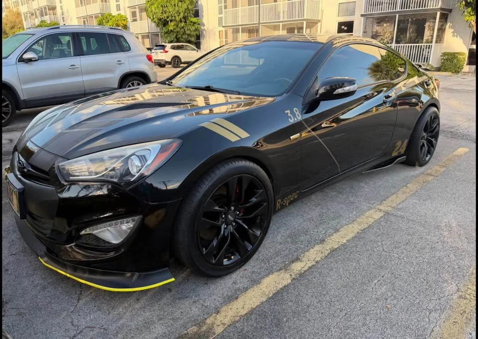 2015 Hyundai Genesis Coupe - Image 2 of 11