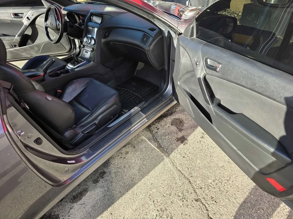2015 Hyundai Genesis Coupe - Image 14 of 18