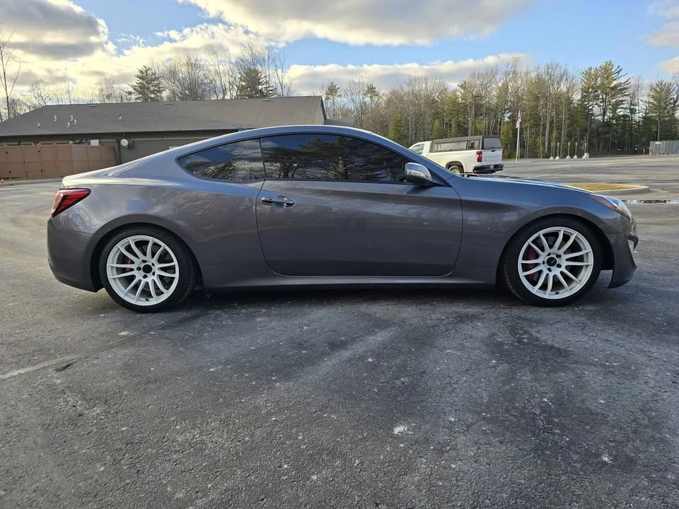 2015 Hyundai Genesis Coupe - Image 2 of 18