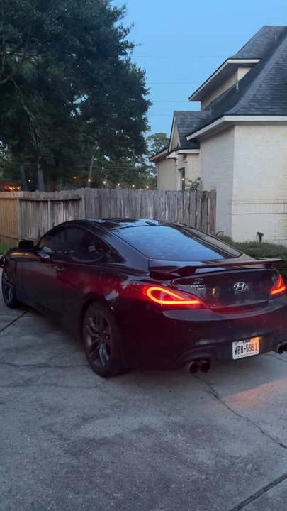 2015 Hyundai Genesis Coupe - Image 13 of 20
