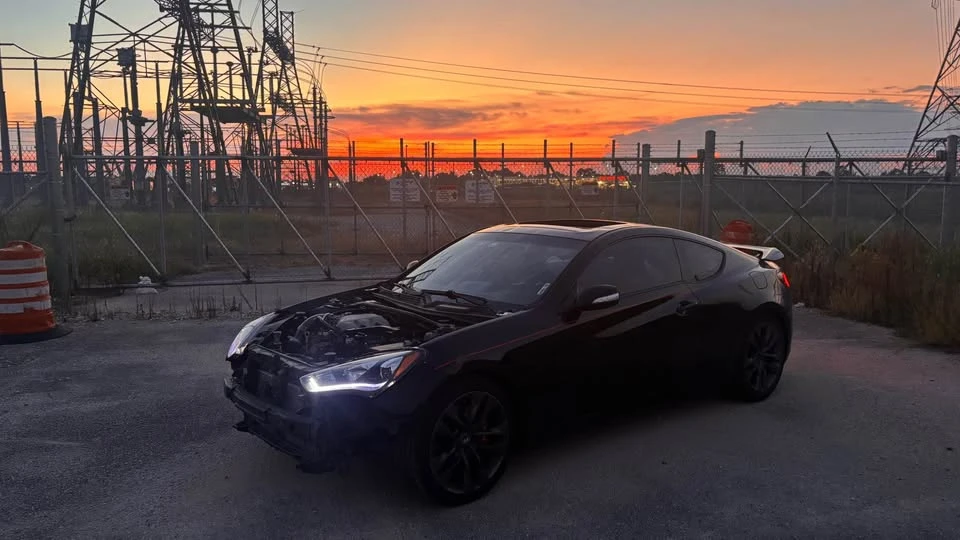 2015 Hyundai Genesis Coupe - Image 16 of 20