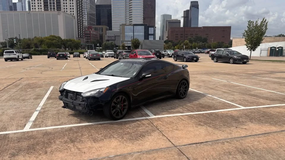 2015 Hyundai Genesis Coupe - Image 18 of 20