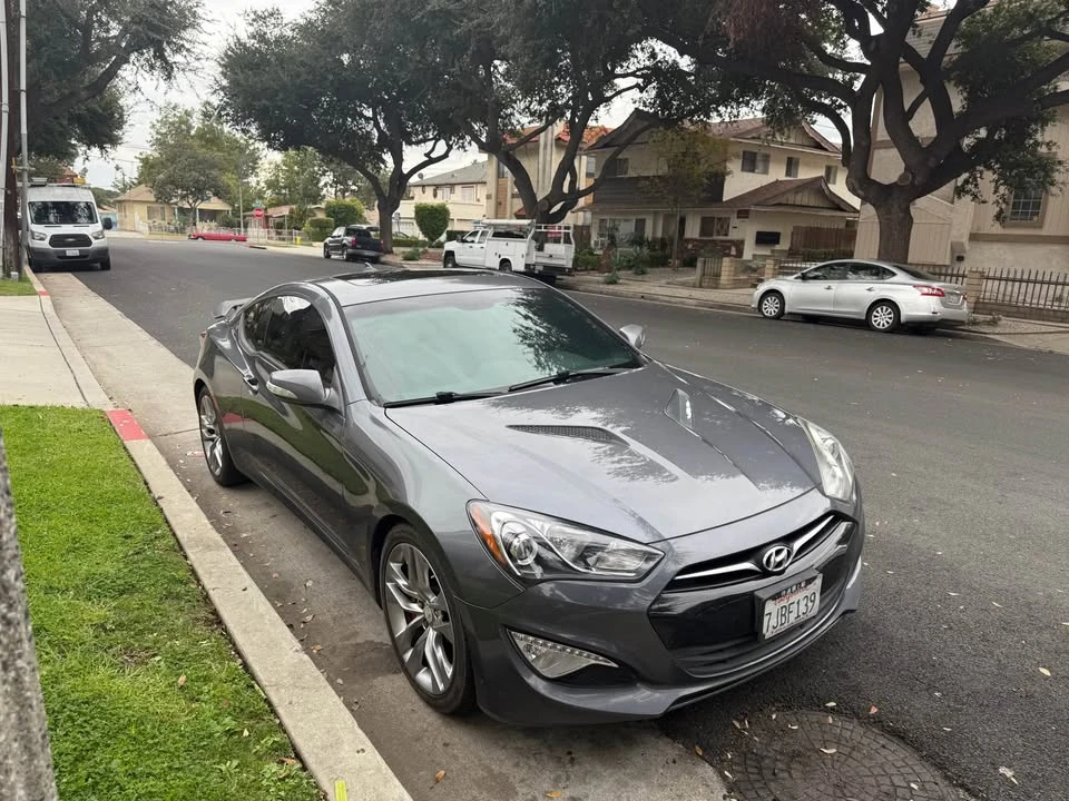 2015 Hyundai Genesis Coupe - Image 2 of 10