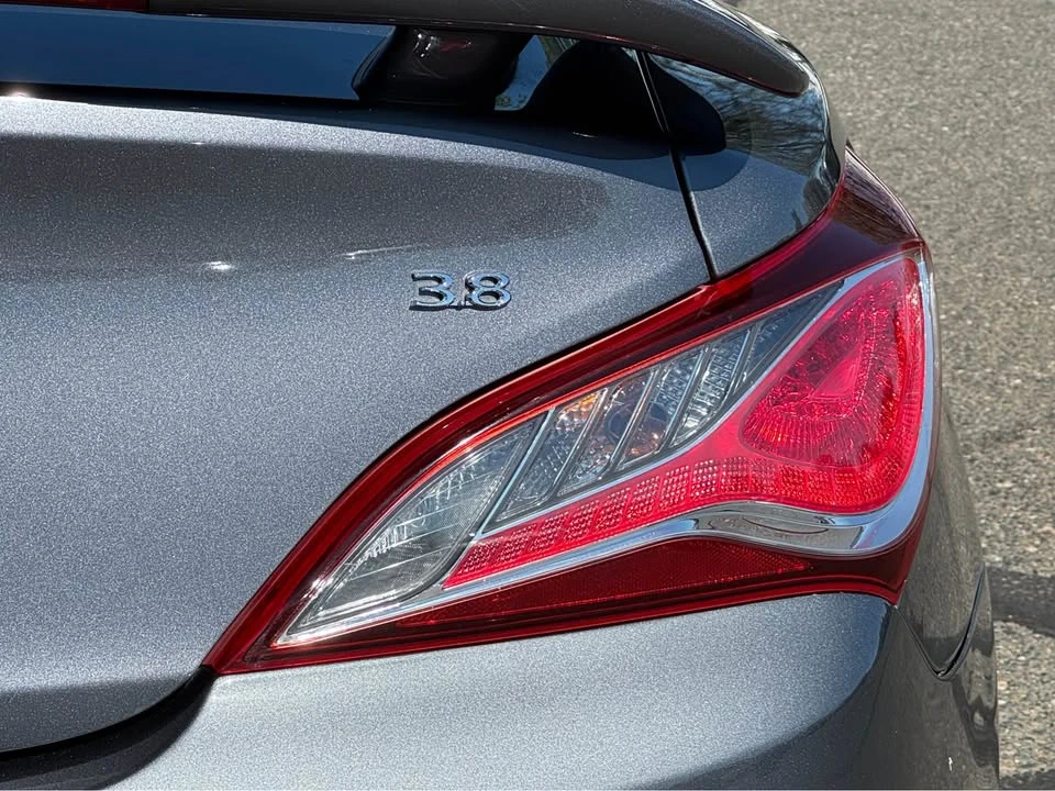 2015 Hyundai Genesis Coupe - Image 8 of 12
