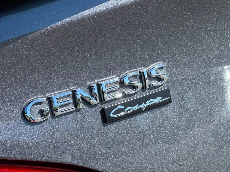 2015 Hyundai Genesis Coupe - Image 9 of 12