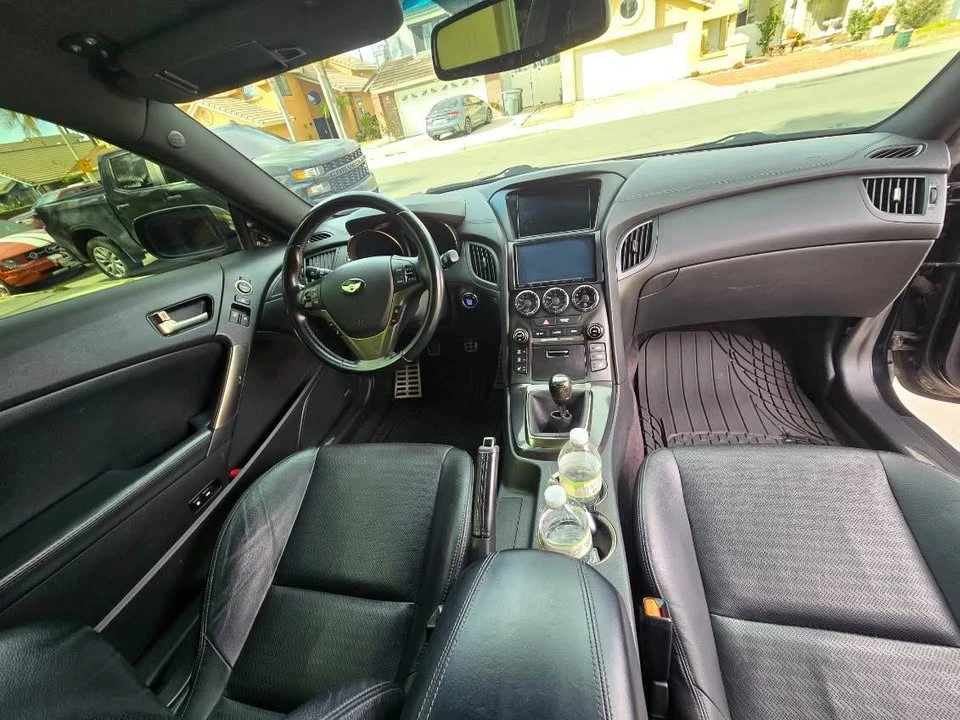 2015 Hyundai Genesis Coupe - Image 8 of 9