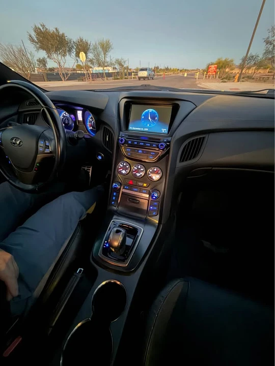 2015 Hyundai Genesis Coupe - Image 14 of 15