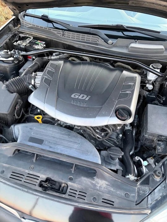 2015 Hyundai Genesis Coupe - Image 10 of 15