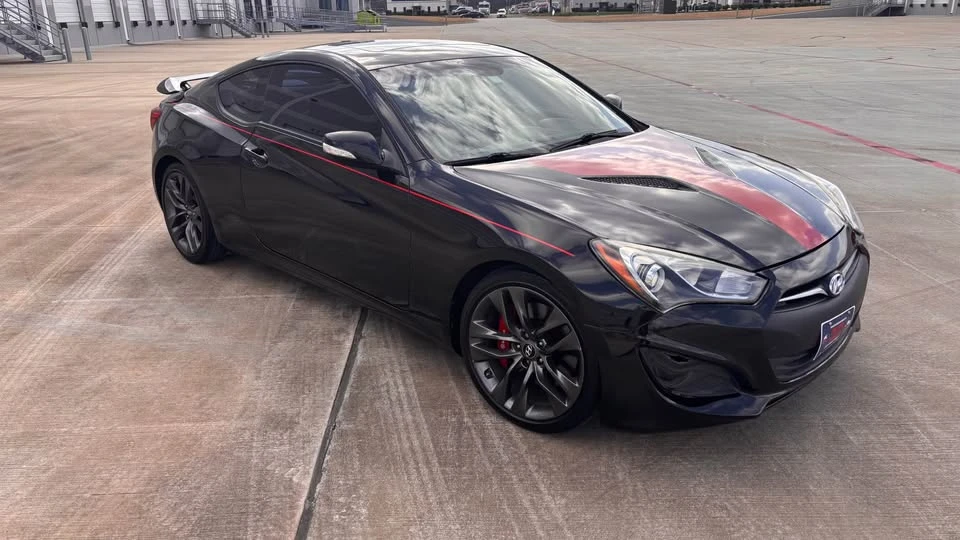 2015 Hyundai Genesis Coupe - Image 15 of 17