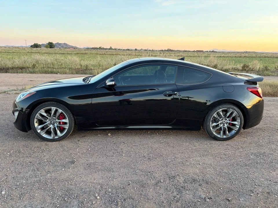 2015 Hyundai Genesis Coupe - Image 2 of 15