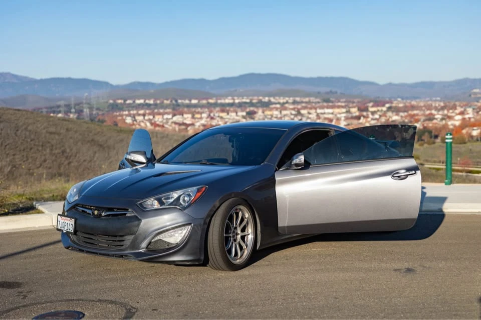 2015 Hyundai Genesis Coupe - Image 2 of 9