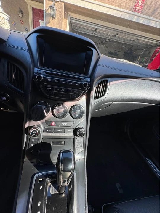 2015 Hyundai Genesis Coupe - Image 8 of 16