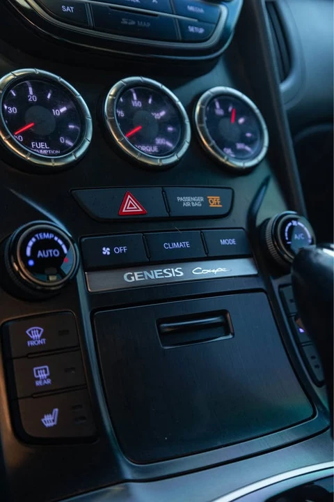 2015 Hyundai Genesis Coupe - Image 4 of 9